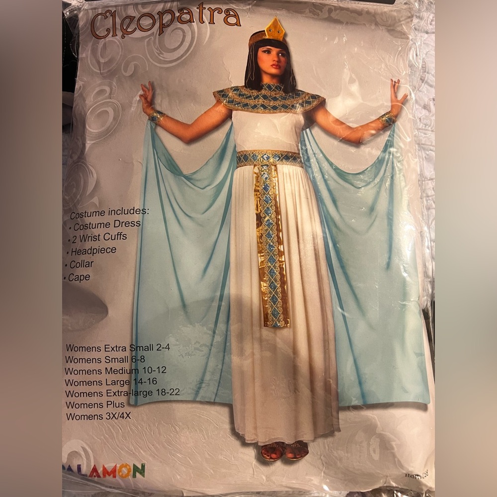 Cleopatra costume, elegant, white, gold and blue.